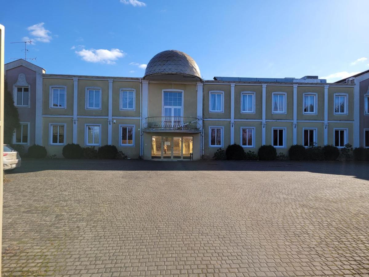 Dworek Sobieskiego Skierniewice Exterior photo